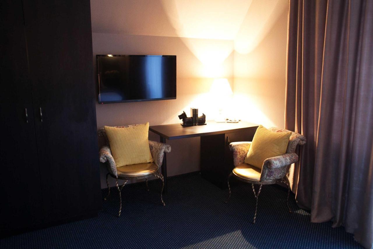 Shadow Boutique Hotel & Spa キシナウ 部屋 写真