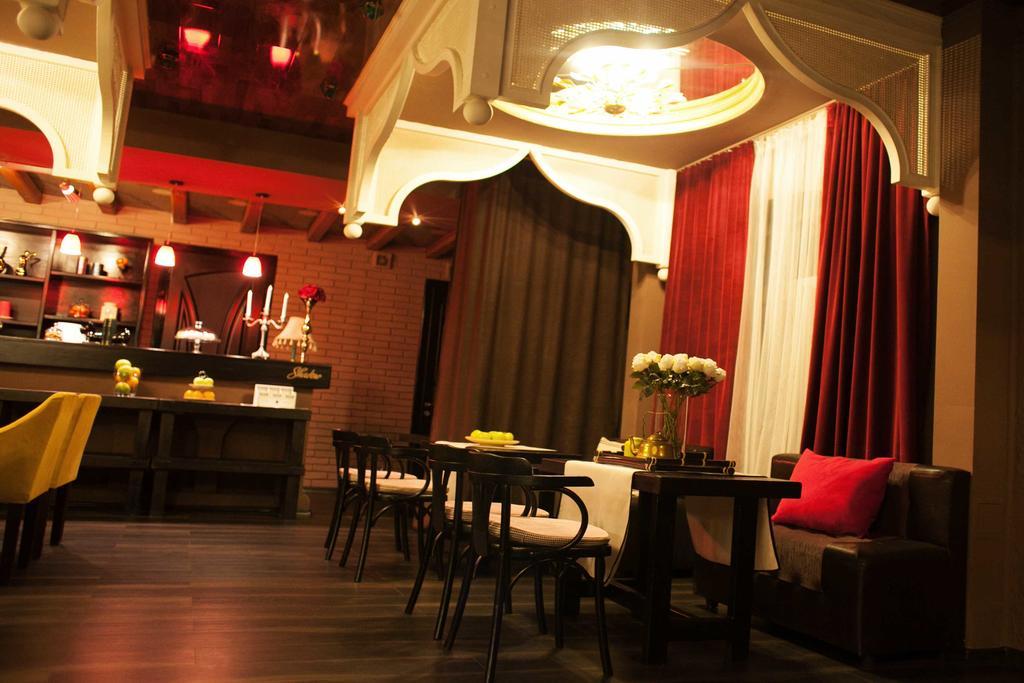 Shadow Boutique Hotel & Spa キシナウ エクステリア 写真