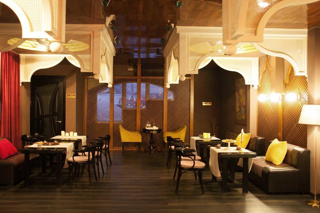 Shadow Boutique Hotel & Spa キシナウ エクステリア 写真