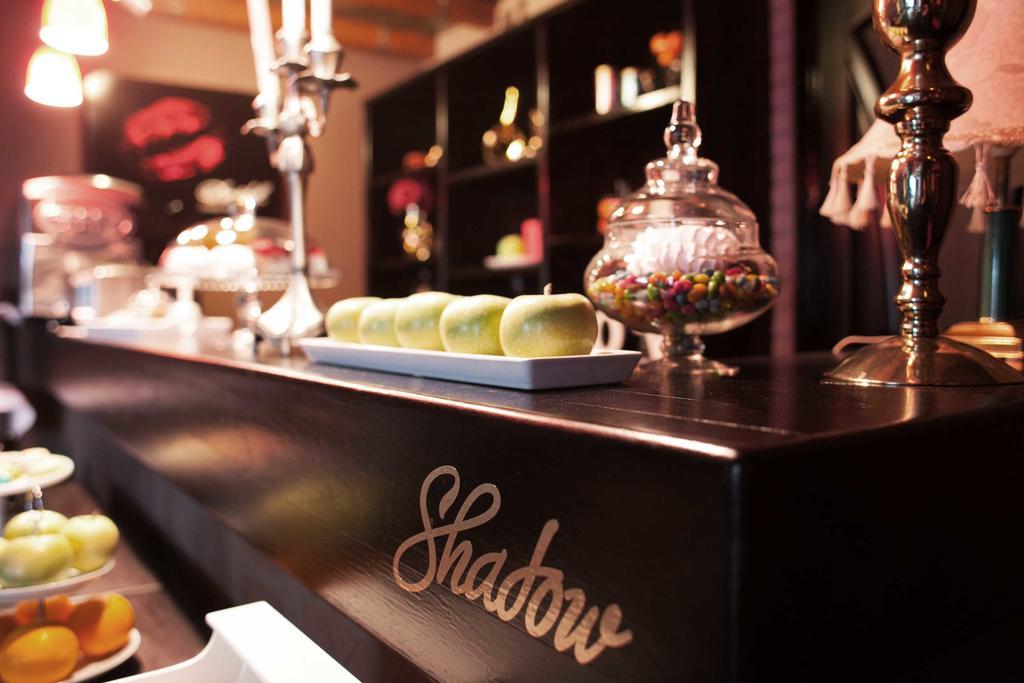 Shadow Boutique Hotel & Spa キシナウ エクステリア 写真