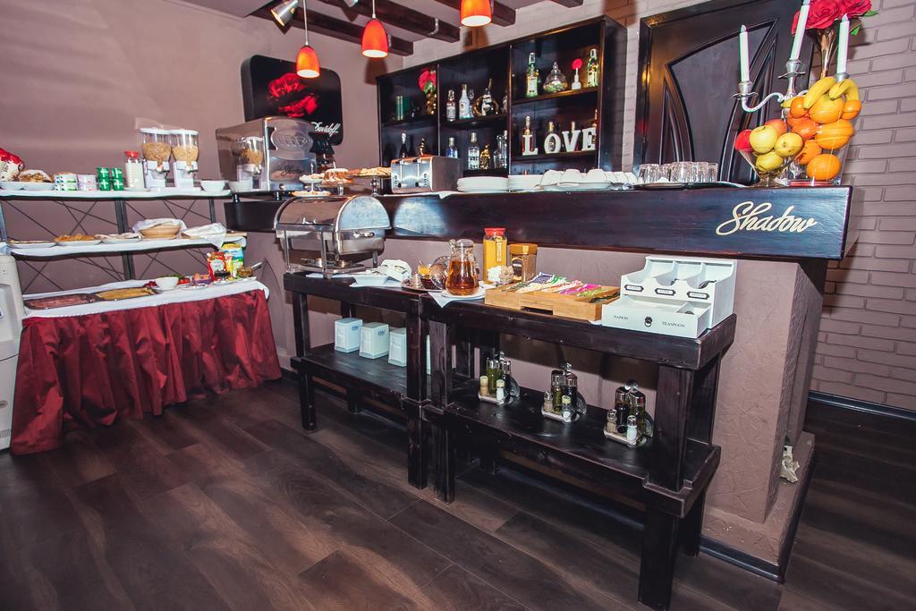 Shadow Boutique Hotel & Spa キシナウ エクステリア 写真