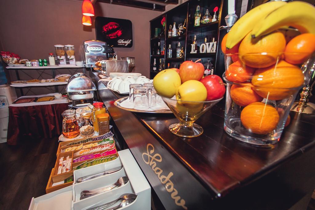 Shadow Boutique Hotel & Spa キシナウ エクステリア 写真