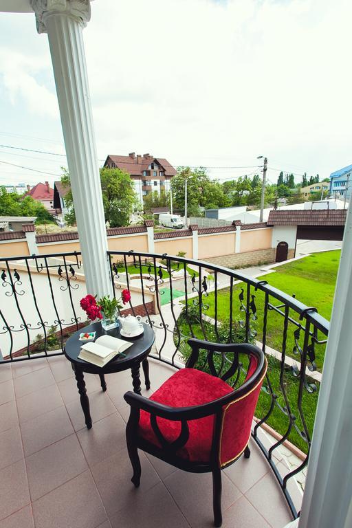 Shadow Boutique Hotel & Spa キシナウ エクステリア 写真