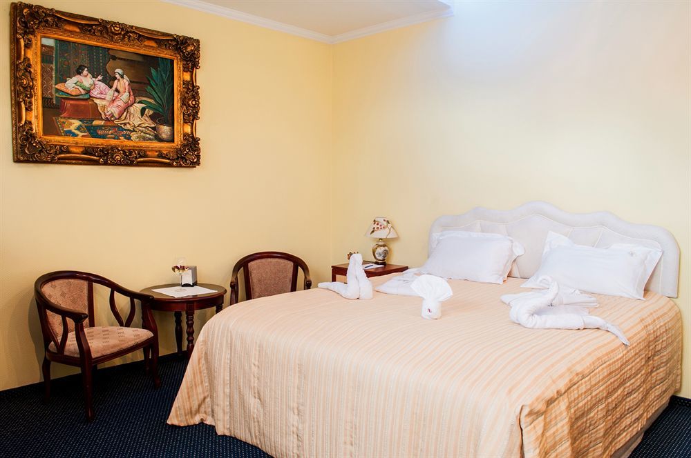 Shadow Boutique Hotel & Spa キシナウ エクステリア 写真