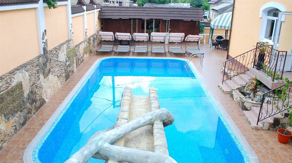 Shadow Boutique Hotel & Spa キシナウ エクステリア 写真