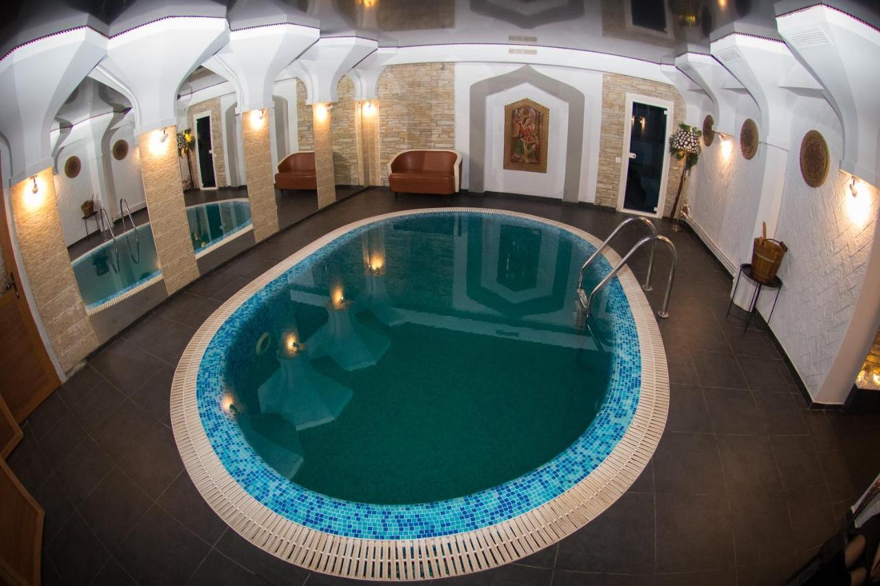 Shadow Boutique Hotel & Spa キシナウ エクステリア 写真