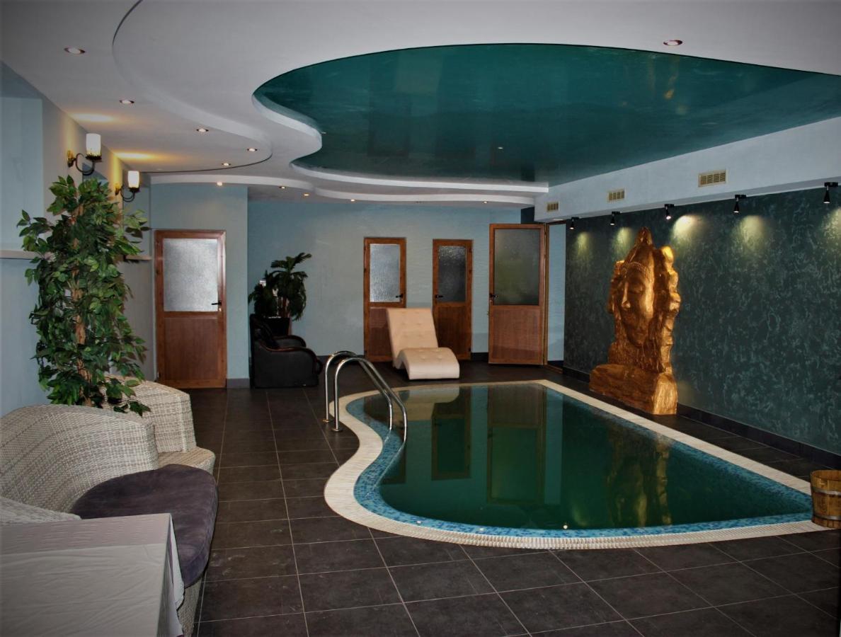 Shadow Boutique Hotel & Spa キシナウ エクステリア 写真